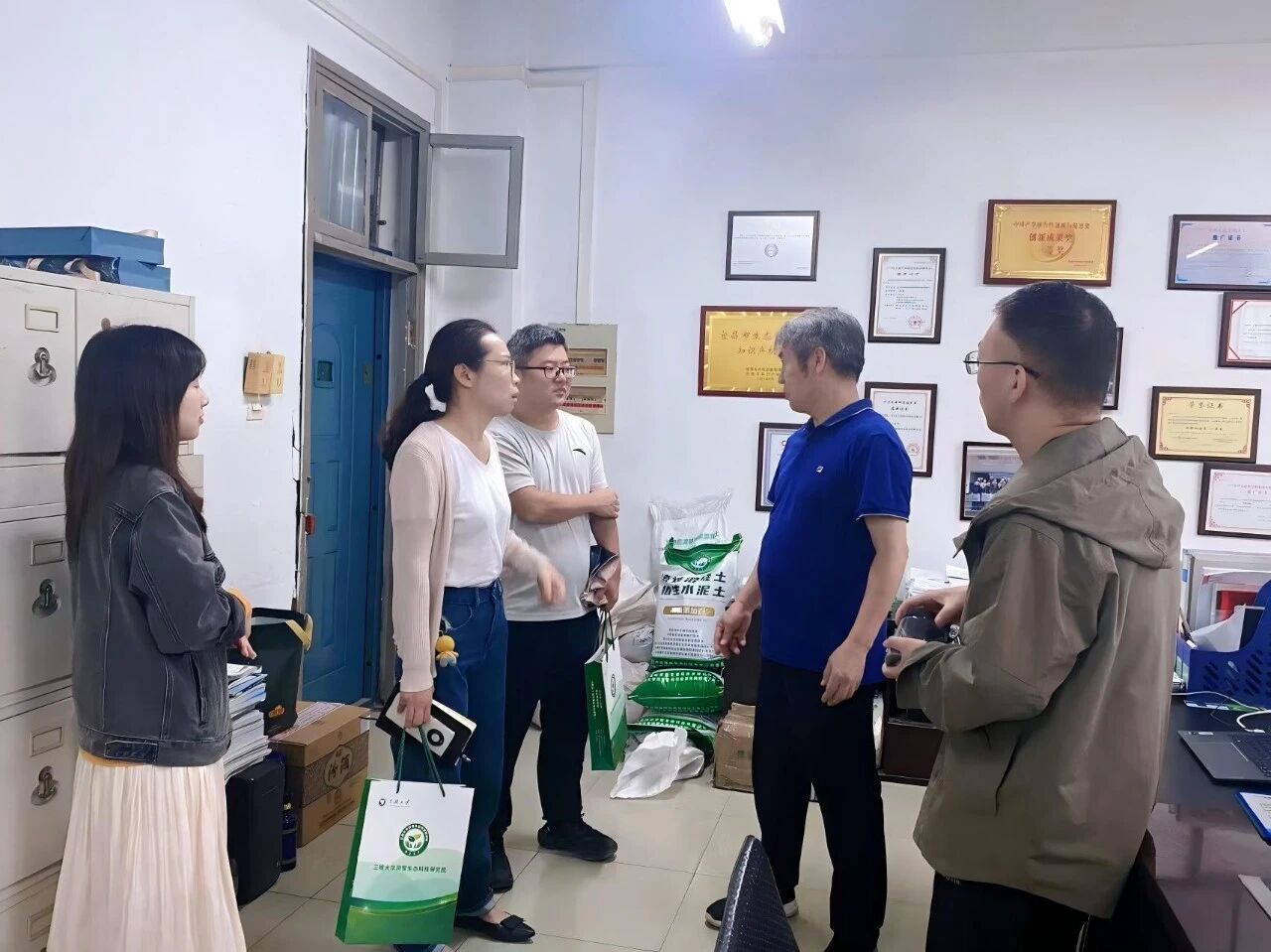 1760190730862077643.jpg 2c95177fc32a93e18228cd8e3dd88166.jpg